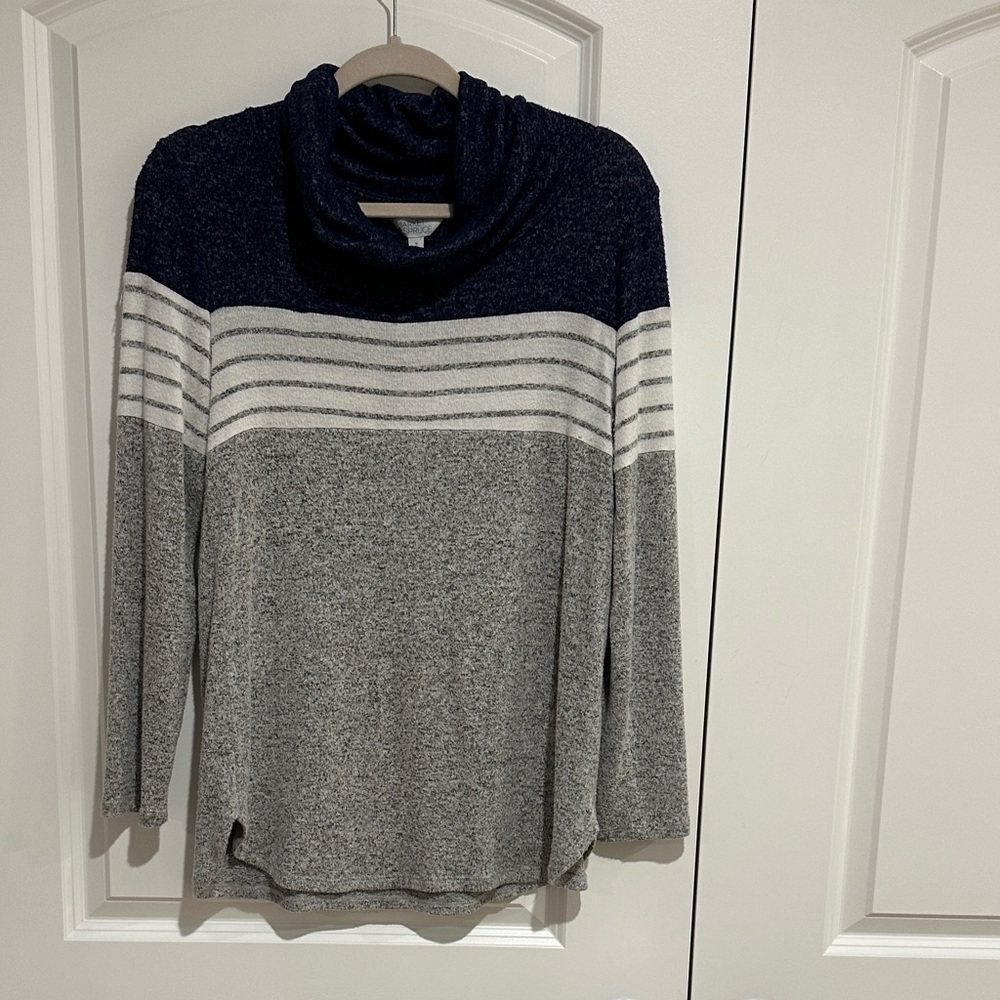 Market & Spruce Women's Navy and Gray Striped Sweater. Size M